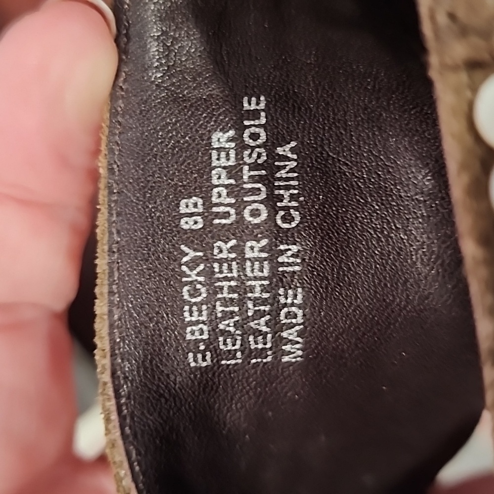 Elizabeth and James sandals size 8 brownish gray with amazing details - Picture 7 of 8